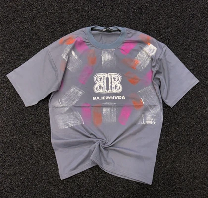 یشرت Balenciaga خاکستری با طرح پینت آرتیستیک