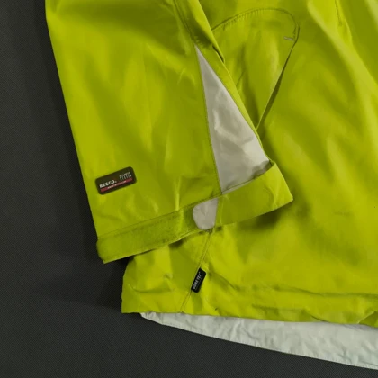 SIZE M-L کاپشن اسکی گورتکس حرفه ای اورجینال PEAK PERFORMANCE سوئد