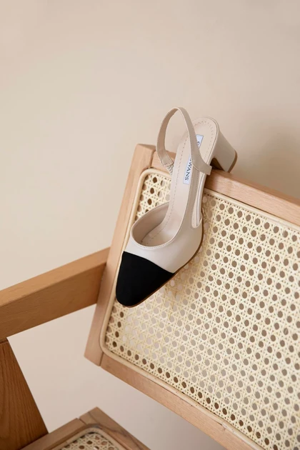 کفش پاشنه‌بلند کلاسیک زنانه straswans straswans