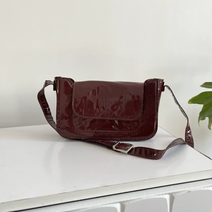 کیف دوشی تک‌رنگ آلبالویی