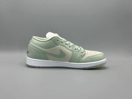 کتانی نایکی جردن1 لو سی فوم سیلور کرم سبز مستر/Nike Air Jordan1 low Sea foam
