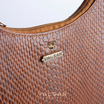 کیف دوشی زنانه چرم یلسان مدل دلسا کد 077-MRV