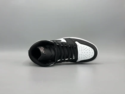 کتانی نایکی جردن1 بلیچد کورال/Nike Air Jordan1 Bleached Coral