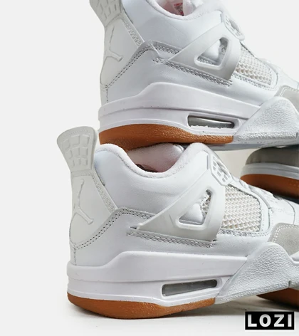 کتانی ساق‌دار بزرگ پا سفید Nike air jordan 4