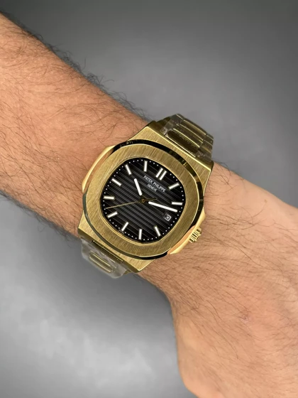ساعت مچی پتک فیلیپ اتوماتیک بند طلایی صفحه مشکی Patek Philippe Nautilus