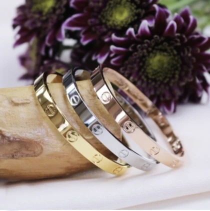 دستبند کارتیه عمری پهن