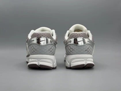 کتانی نایکی وومرو5 یاسی کروم/Nike vomero5