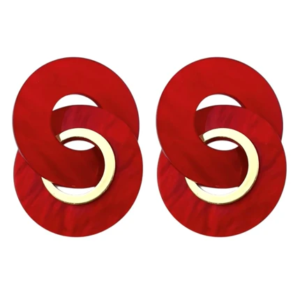 گوشواره زنانه مدل کارینا طرح حلقه درهم با استایل مدرن قرمز و طلایی