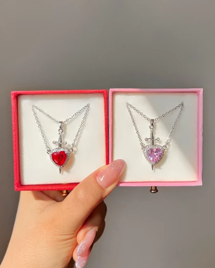 گردنبند ست قلب و شمشیر