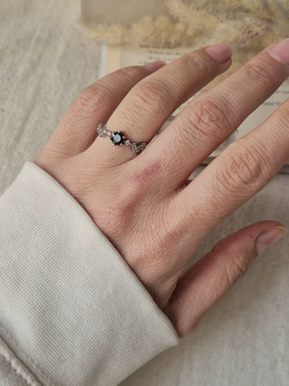 انگشتر جواهری فری سایز نگین مشکی