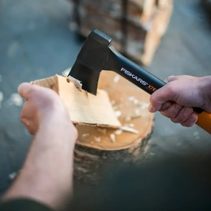 تبر FISKARS CHOPPING X7