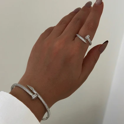 نیم ست بنگل انگشتر میخ کارتیه نگینی کد 855