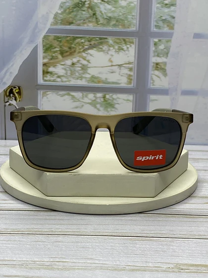 خرید عینک اسپریت با فریم کائوچو و عدسی پلی‌کربنات UV400؛ کاهش بازتاب نور و محافظت کامل چشم