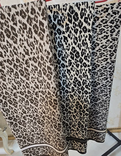 روسری پلیسه پلنگی حاشیه‌دار زنانه دخترانه