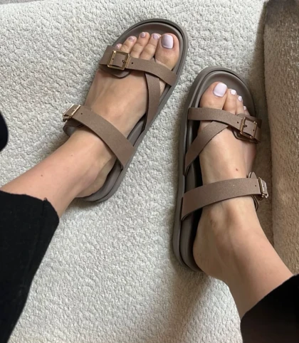 صندل زنانه دو سگک انگشتی