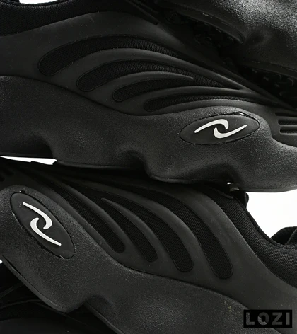 کفش کتانی مردانه مشکی ADIDAS yeezy 700 v2