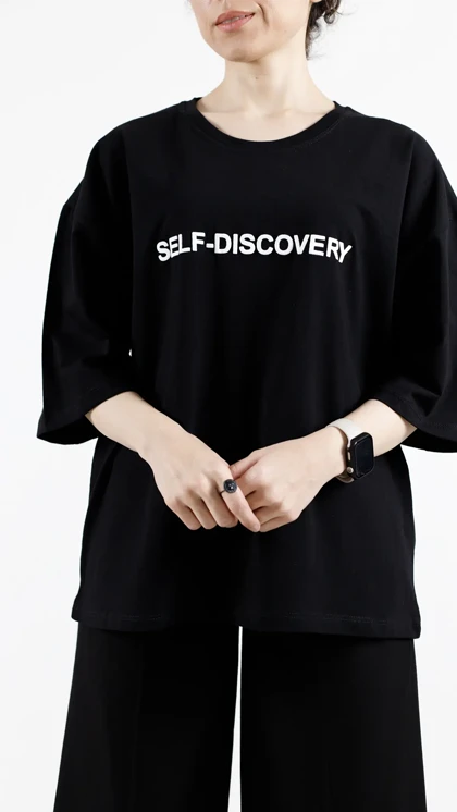 تیشرت مشکی Self Discovery