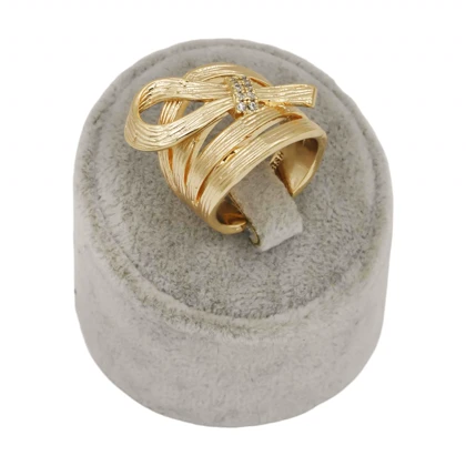 انگشتر زنانه طرح گره نگین‌دار