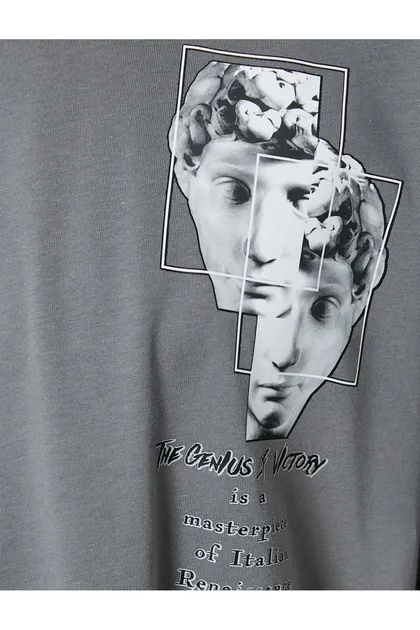 تیشرت آستین کوتاه چاپی جلو و پشت با یقه نخی مناسب و راحت 4SAM10847HK