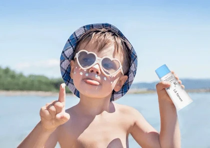 ضد آفتاب SPF30 بی رنگ لافارر مخصوص کودکان آبی 40 گرم