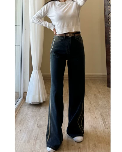 شلوار جین بگ خط‌دار