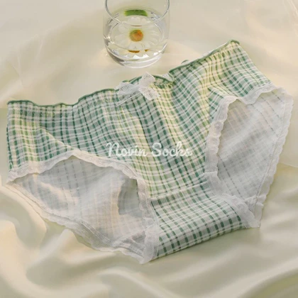 شورت طرح شکوفه سبز (سایز 38 الی 42)