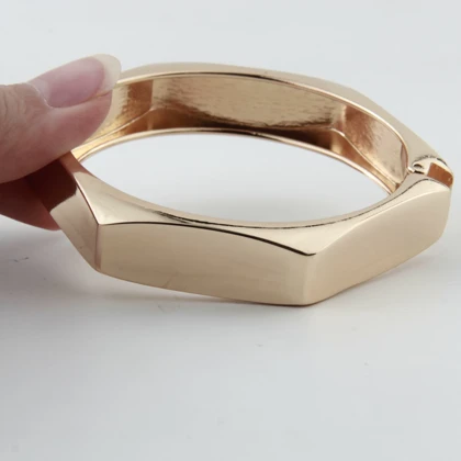 دستبند زنانه مدل 6 ضلعی