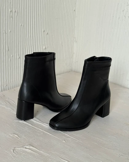 نیم بوت مشکی کد 1200137