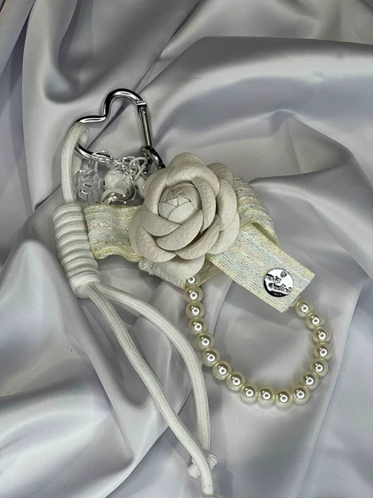 چارم بگ گل رز