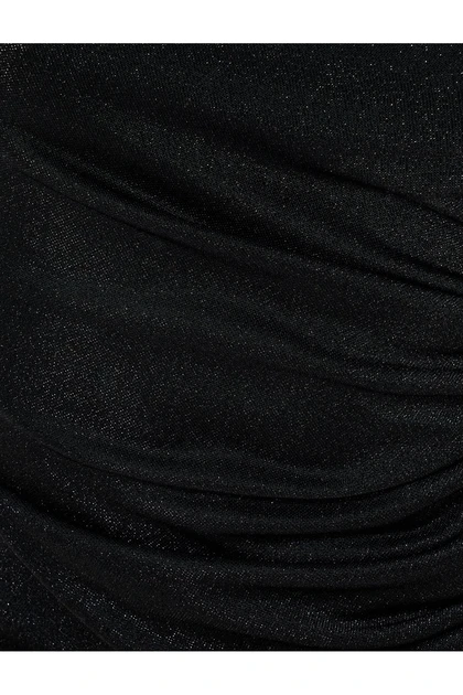 لباس شب مینی یک شانه نقره ای آستین دار باریک 4SAK80135FK