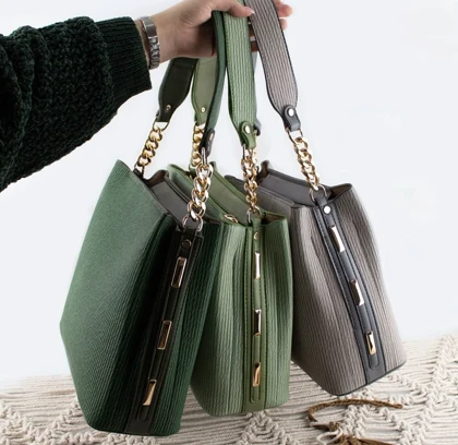 کیف یزرگ زنانه راه راه