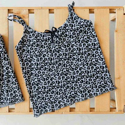 ست لباس راحتی تاپ و شورتک پلنگی زنانه - کد 969