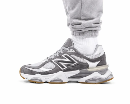 کفش کتانی مردانه بزرگ پا مدل نیوبالانس 9060 طوسی سفید New Balance 9060