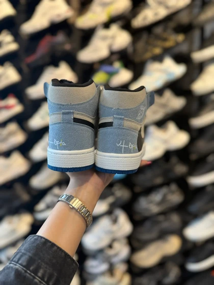 کتانی زنانه ترویس ساق‌دار سرمه ای