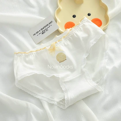 شورت زنانه سفید_لیمویی