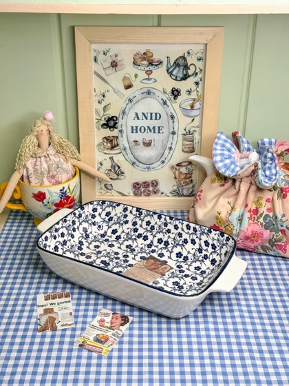 مرغ خوری سایز متوسط دنی هوم طرح گل آبی / BA24