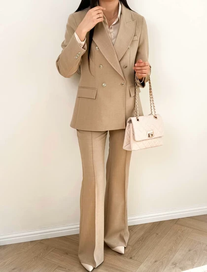 کت گلوری رنگ شکلاتی