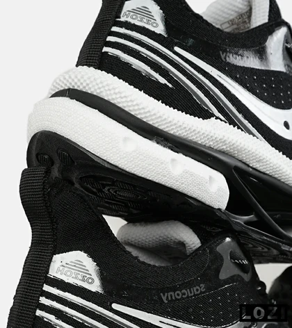کفش کتانی مشکی سفید Saucony Axon 3