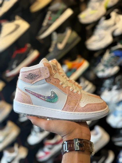 دراگون ساق‌دار گلبهی