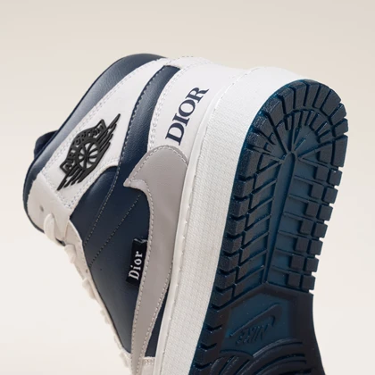 جردن وان ترویس دیور ساق‌دار سفید سرمه ای (Air Jordan 1 Travis Scott Dior High Blue Navy)