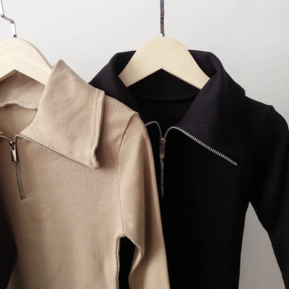 بلوز یقه شکاری نیم زیپ