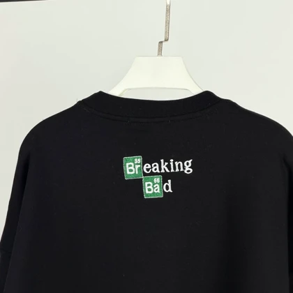 دورس گلدوزی طرح Breaking Bad کد 141072