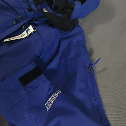 SIZE M-L کاپشن اسکی گورتکس حرفه ای استوک اورجینال برند معتبر EVEREST سوئد