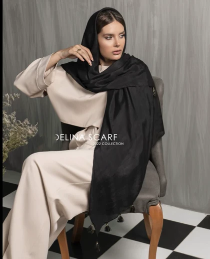 روسری مشکی منگوله‌دار
