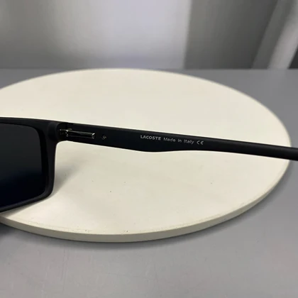 عینک آفتابی لاگوست با فریم کائوچو و لنز پلی‌کربنات پلاریزه UV400 Lacoste Premium Polarized