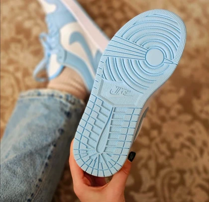 کتانی مردانه جردن وان سفید آبی