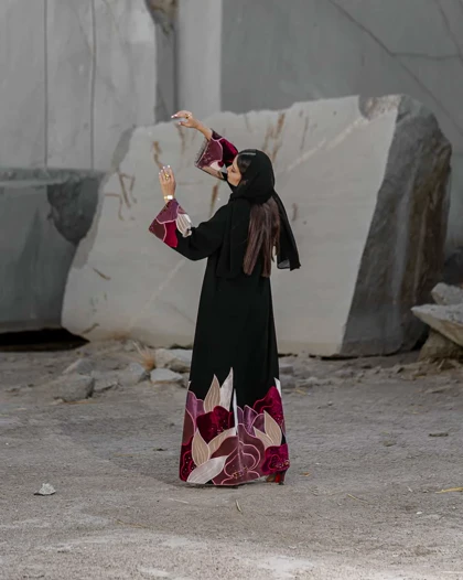 عبا ملکه ارغوان