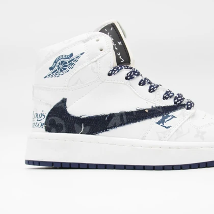 نایک ترویس ساق‌دار سفید سرمه ای کد 6896