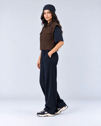 جلیقه زنانه کتان کوتاه مدل وست کراپ زیپ‌دار قهوه ای شکلاتی
