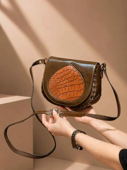 کیف چرم زنانه اشک قهوه ای ابر و بادی صاف چرم اصل گاوی